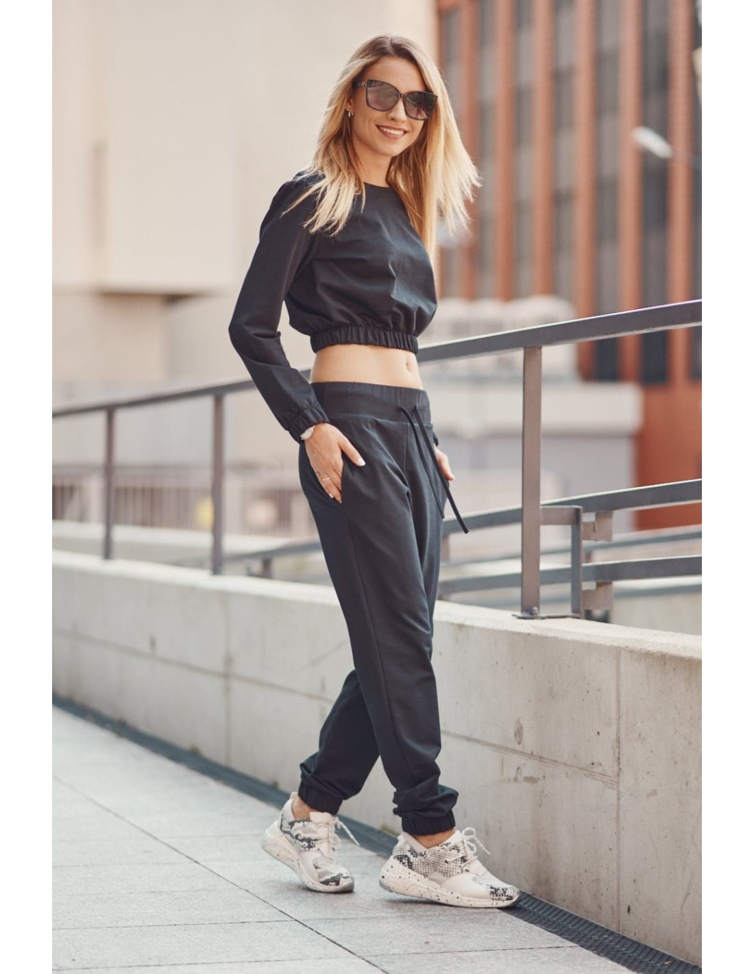 Smooth women\'s tracksuit in black FI529 - Online store - Boutique